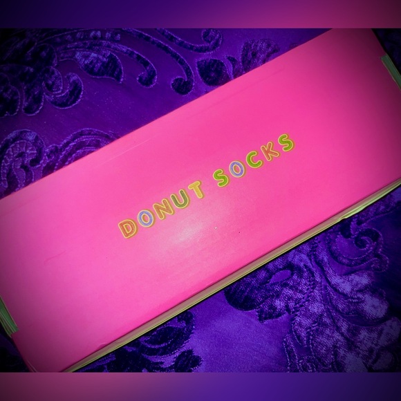 Donut Box Socks Gift Set - Set of 3 - Picture 3 of 5